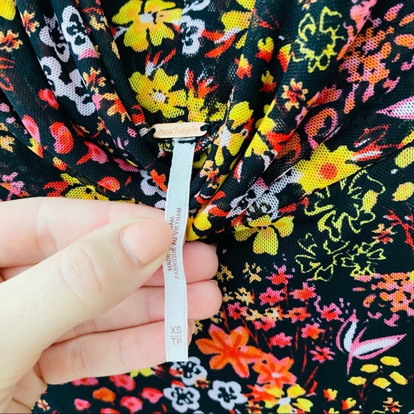 Free People Gather Print Turtleneck Top Sz XS - Picture 6 of 10